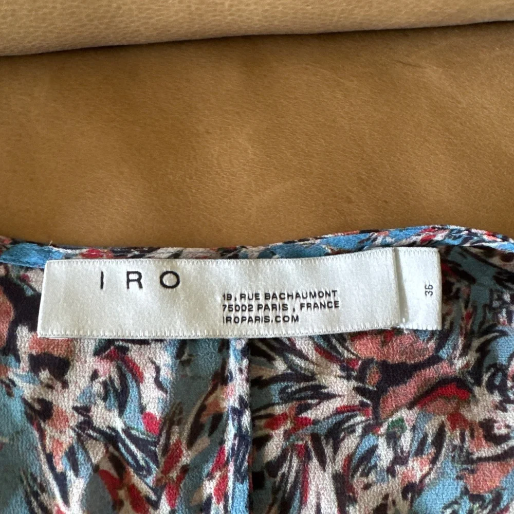 Blouse - Picture 2 of 3